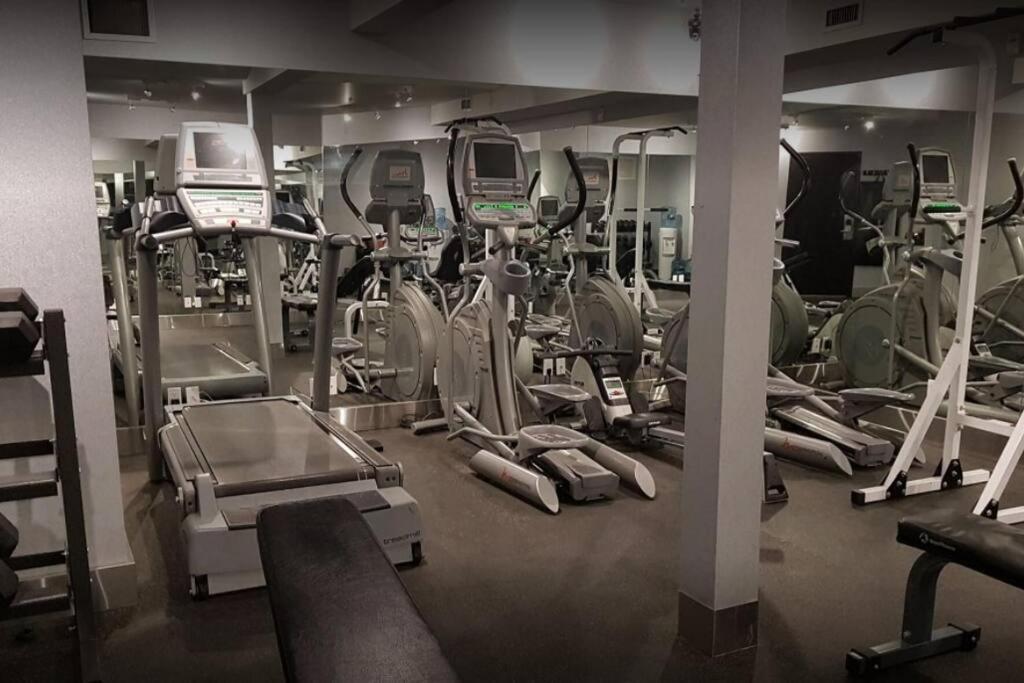 Luxury Two Queen Beds Condo - Grande Rockies Resort Indoor Parking Pool Hot Tub Gym Canmore Buitenkant foto