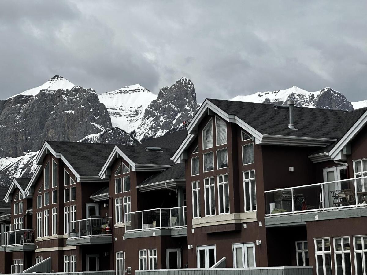 Luxury Two Queen Beds Condo - Grande Rockies Resort Indoor Parking Pool Hot Tub Gym Canmore Buitenkant foto
