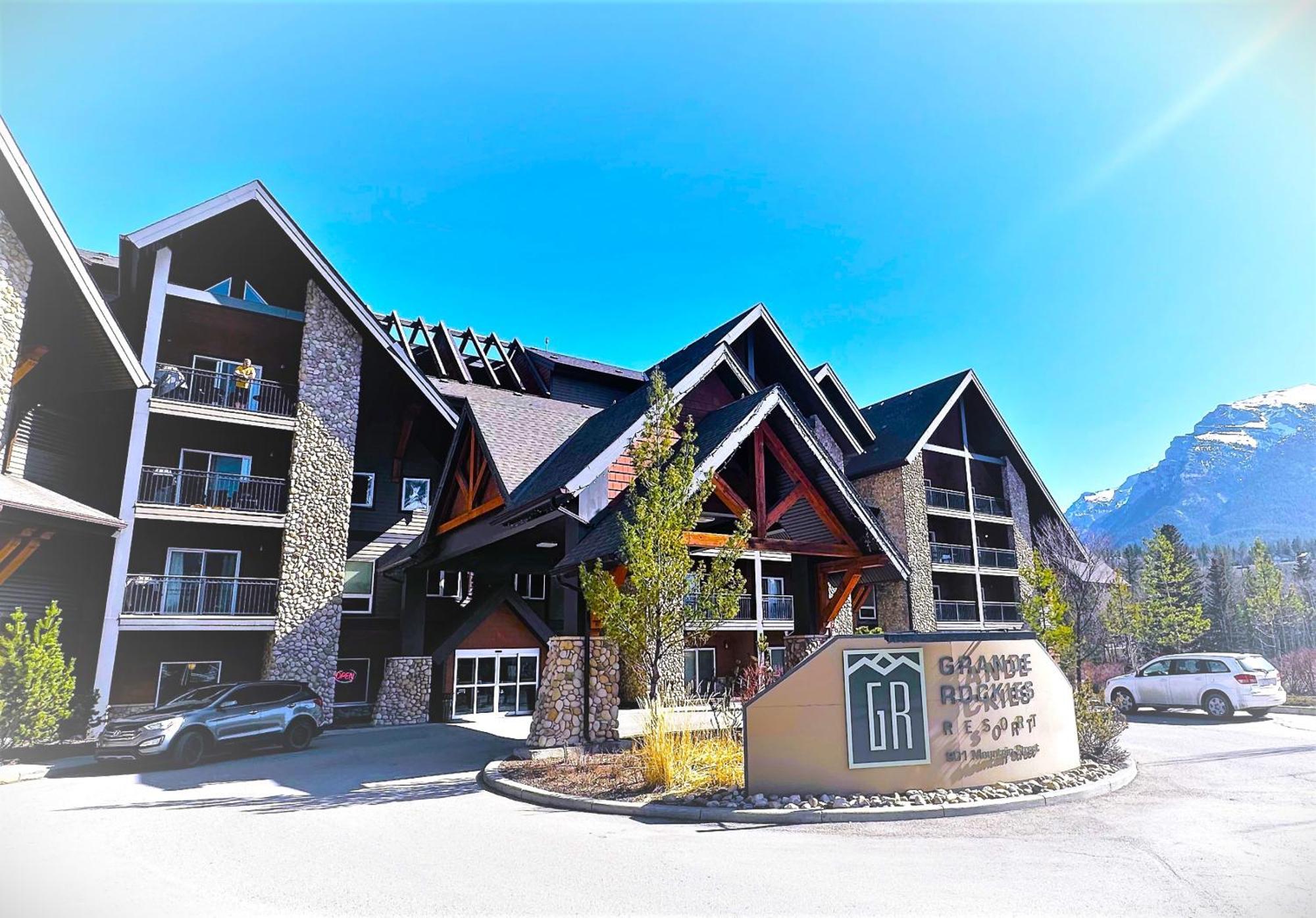 Luxury Two Queen Beds Condo - Grande Rockies Resort Indoor Parking Pool Hot Tub Gym Canmore Buitenkant foto